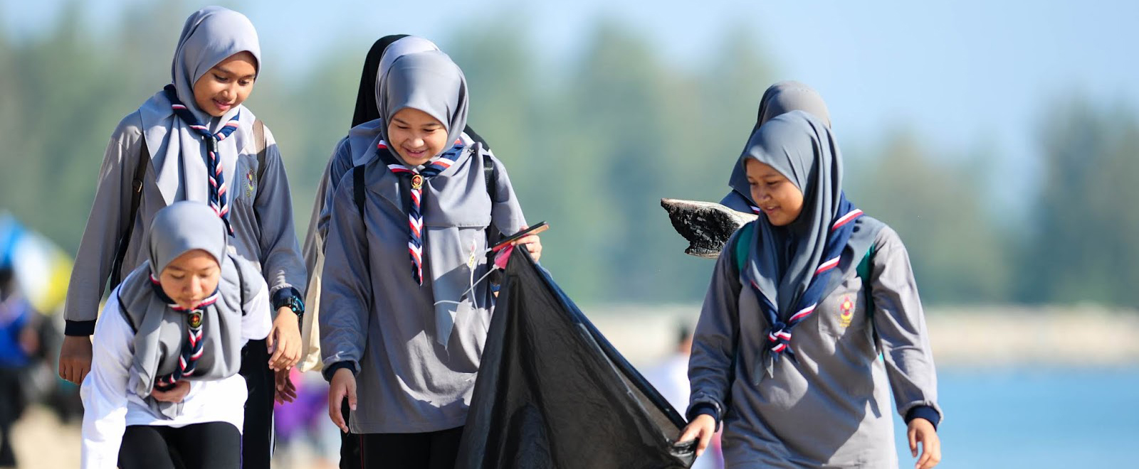 Aktiviti Bersih Pantai Terbesar Di Malaysia