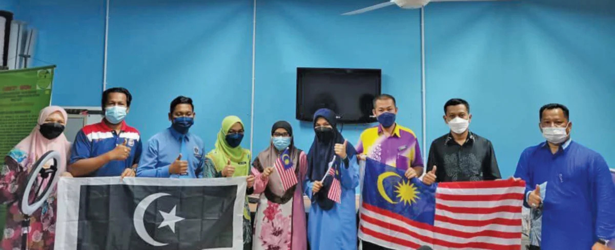 Dua Pelajar SMK Kuala Besut Bergelar Juara Dunia