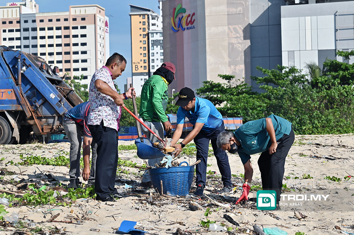 MBKT Gandakan Operasi Kutip Sampah Menjelang Aidilfitri